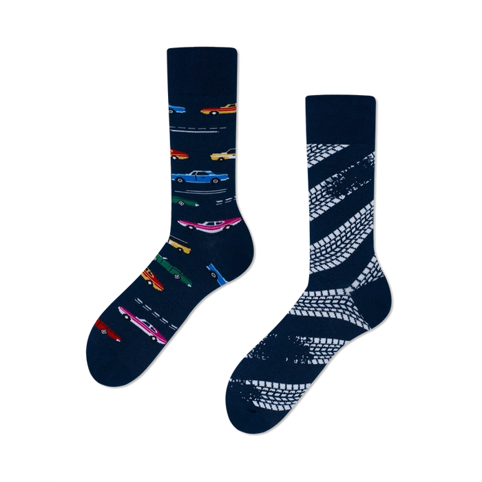 De nombreuses chaussettes de matins | Voitures rapides